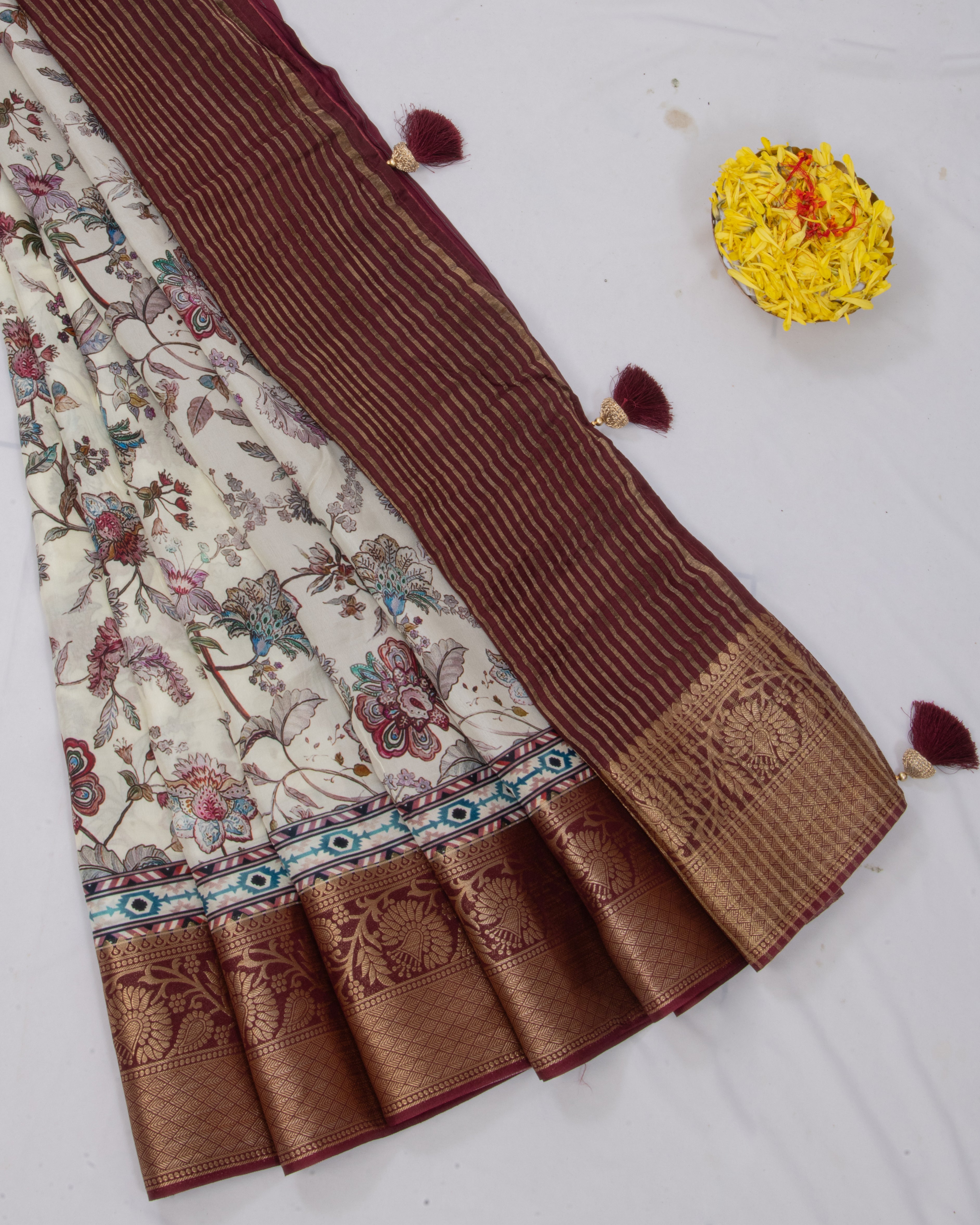 DolaSilkCreamColourFloralSaree1