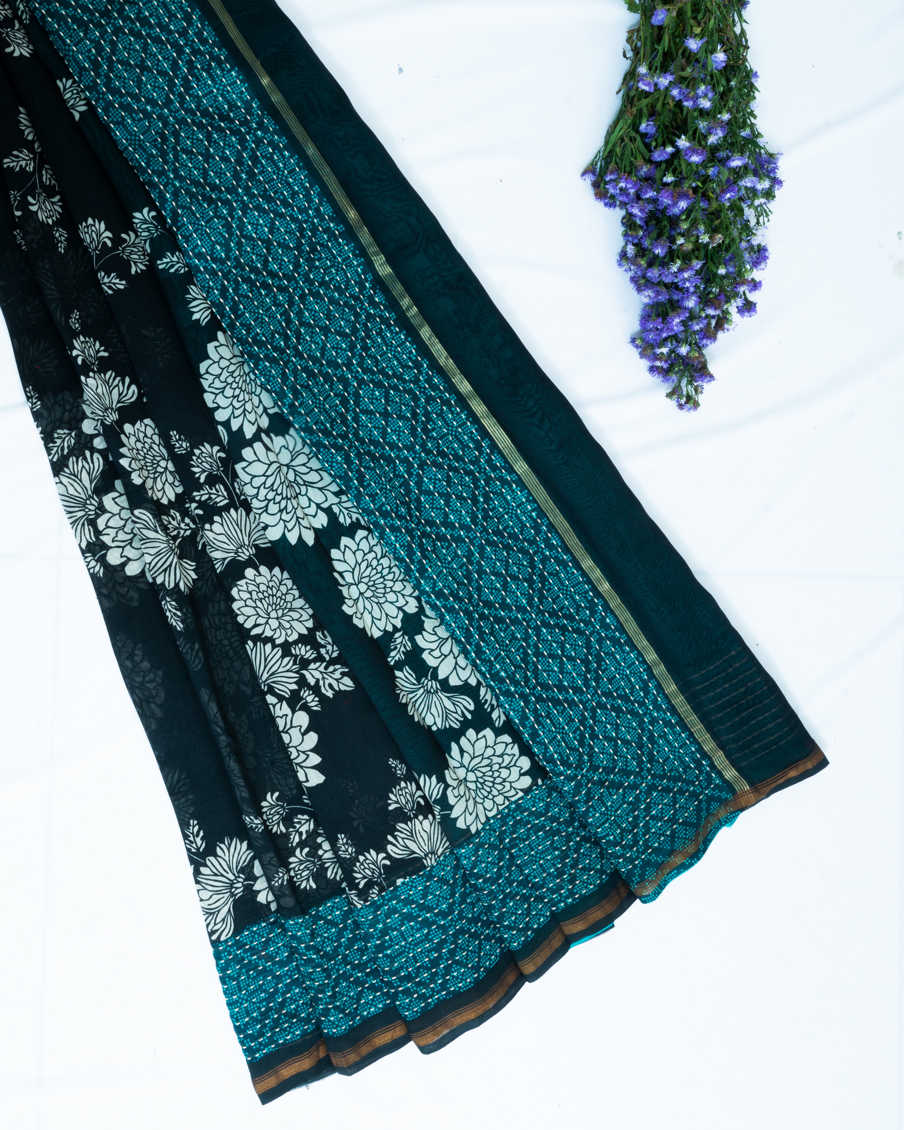 Maheswari-Kanta-Work-Black-and-Green-Saree
