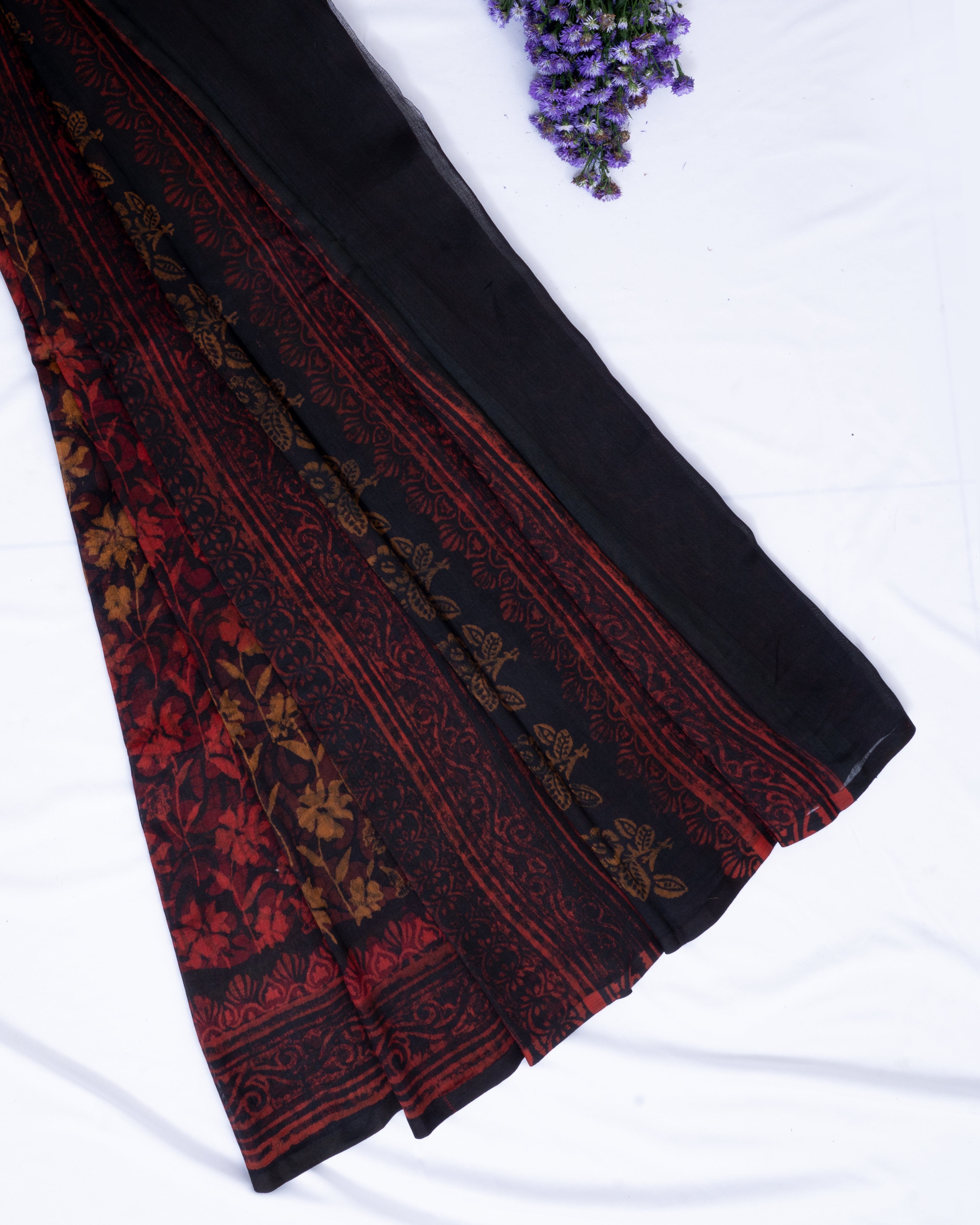 Maheswari-Silk-Dark-Brown-Batik-Print-Saree