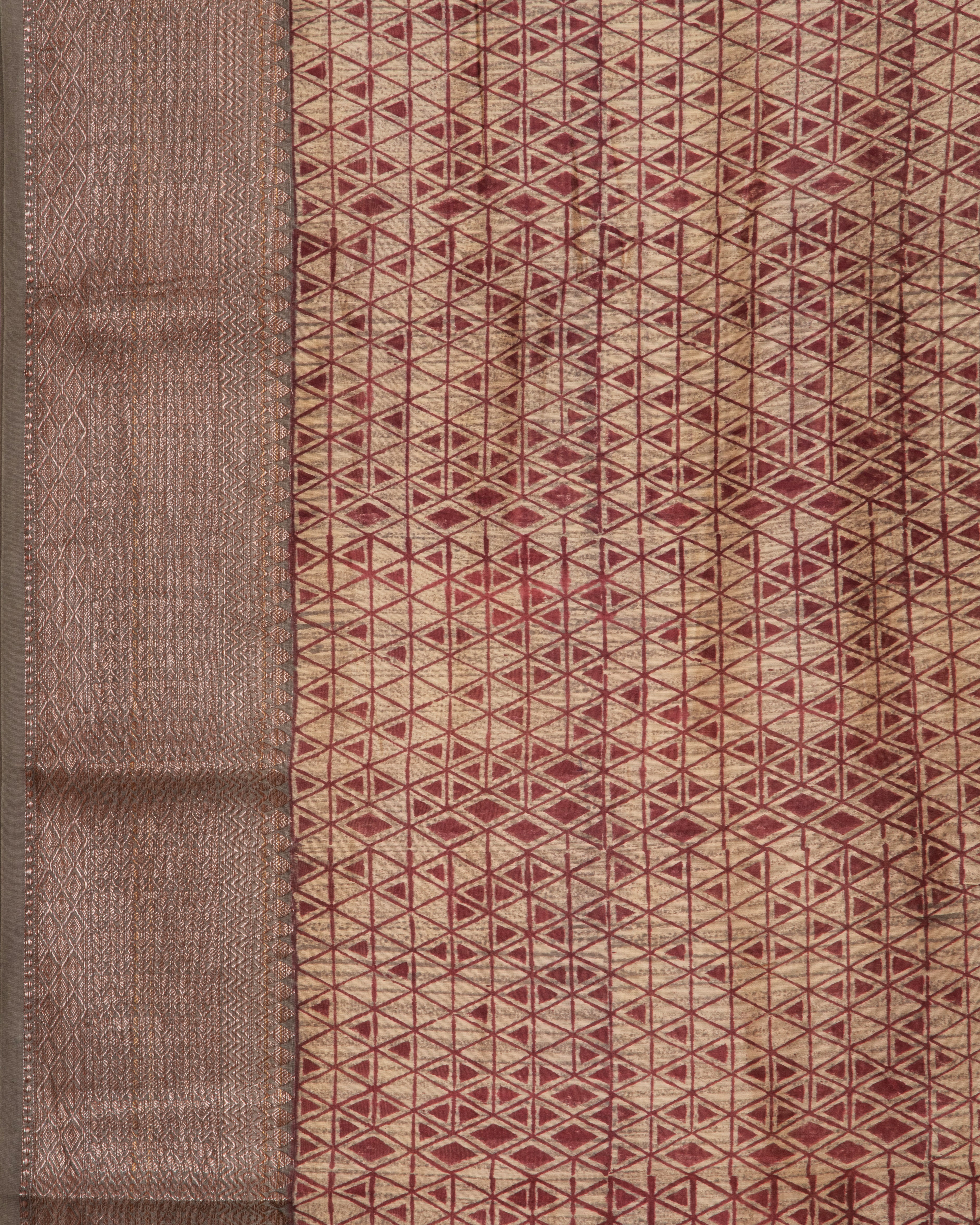 MungaSilkBeigeGeometricPrintSaree-2