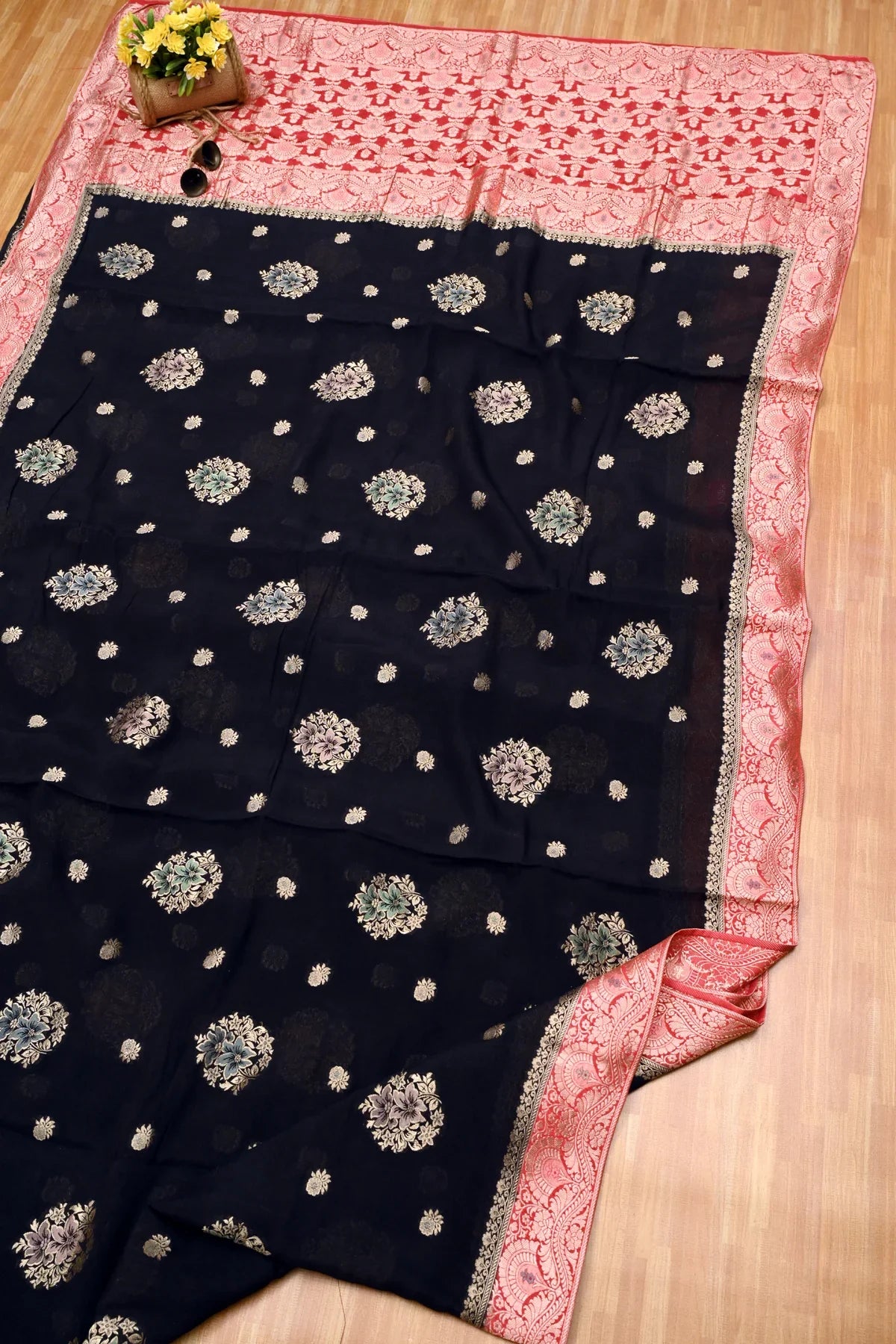 Benarasi Crushed Chiffon Flower Buta Black Saree-Pallu