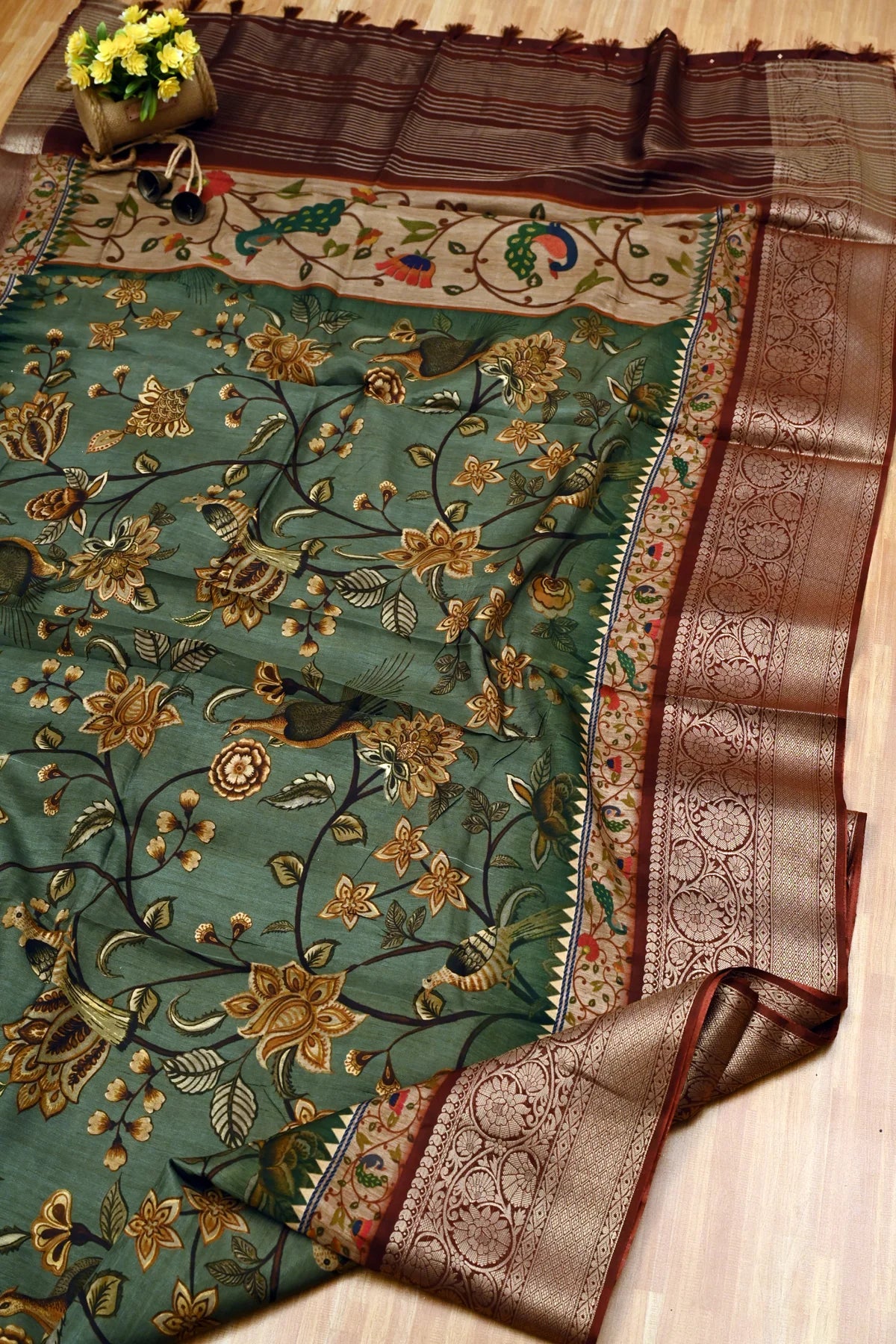 Abudhai Crepe Limed Ash Saree - Saree and Pallu