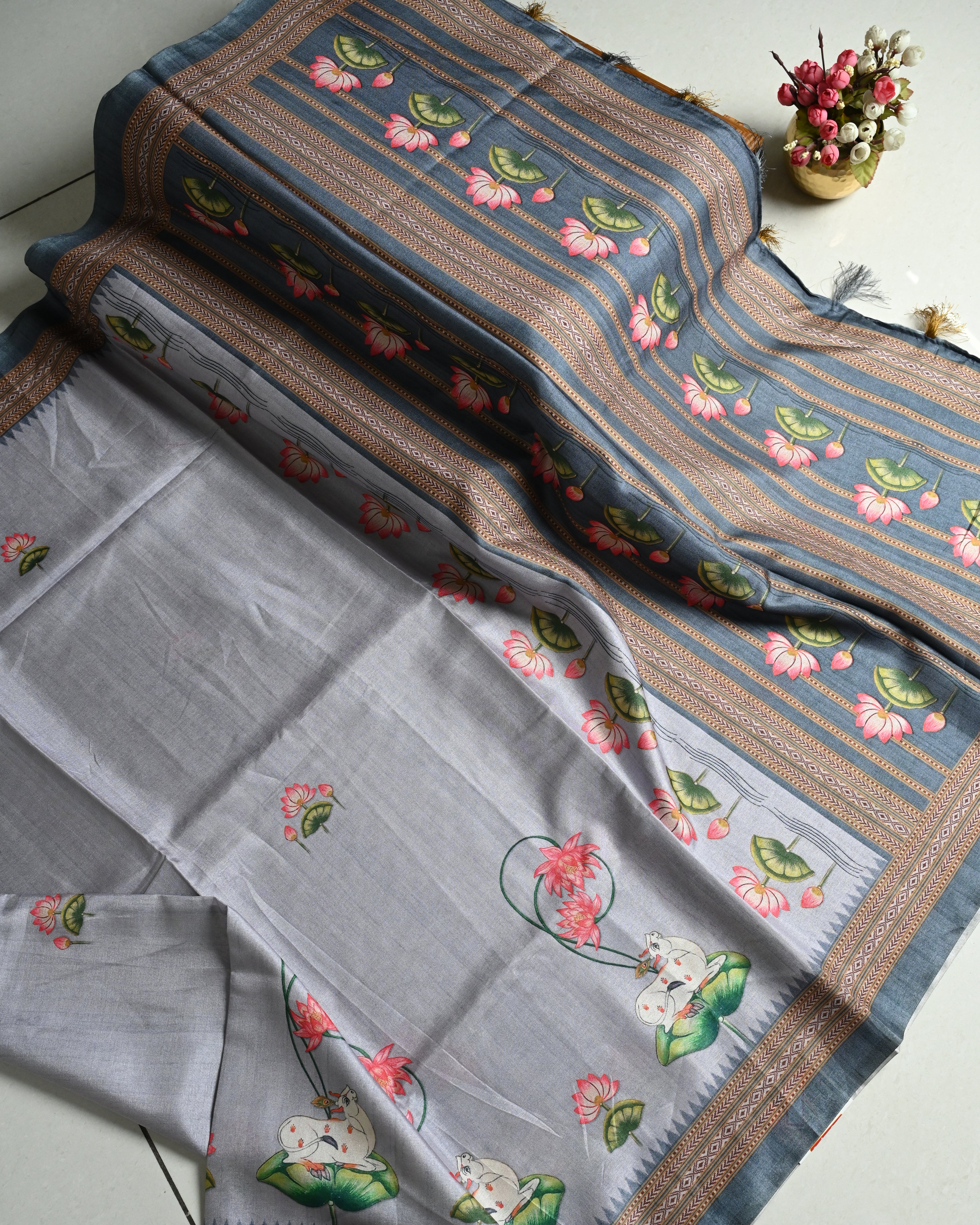 Bhagalpuri Pichiwai Digital Print Grey Saree