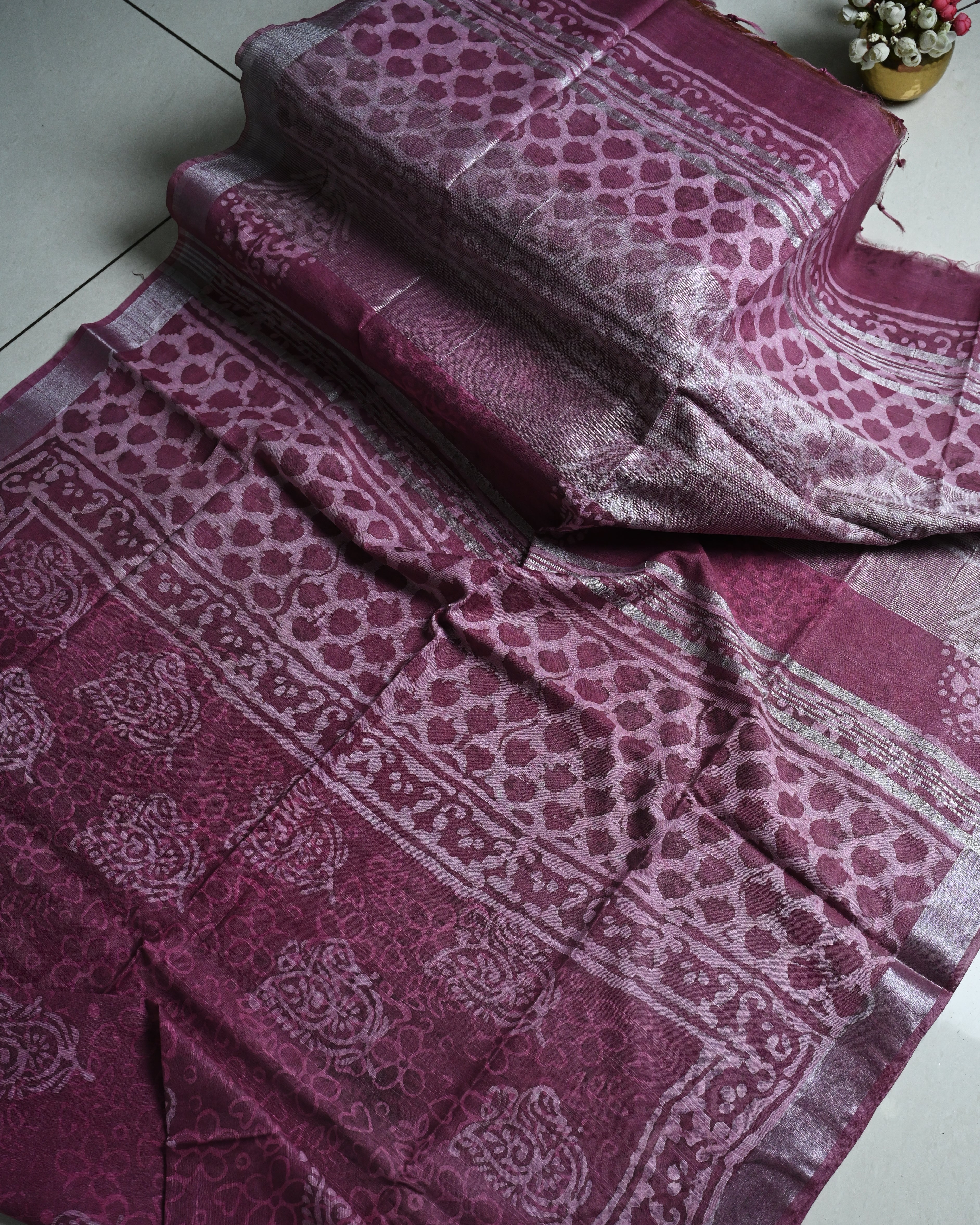 Khadi Silk Bathik Print Buta Saree