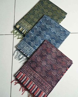 Khadi Silk Bathik Dot Print Saree