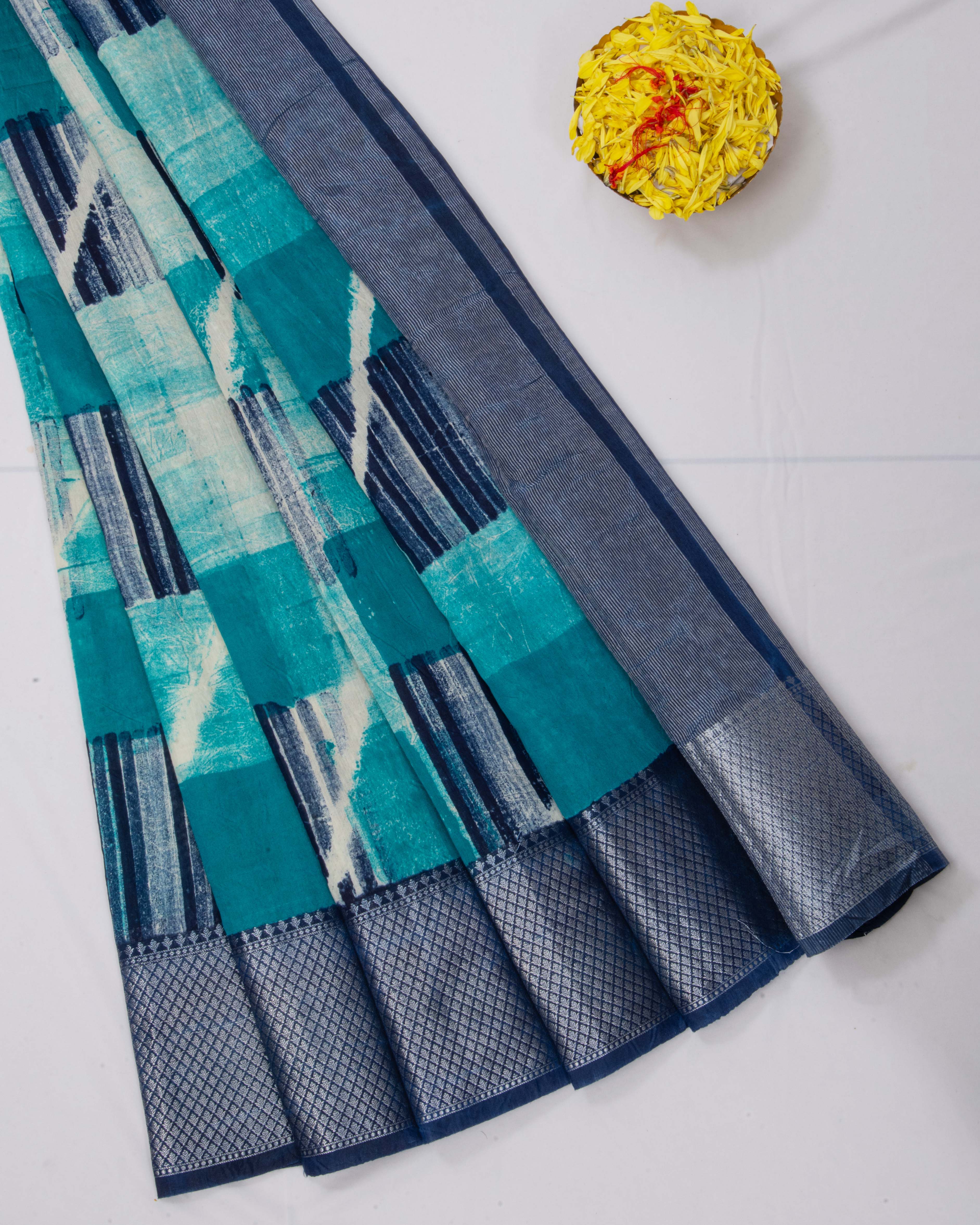 Maheswari Silk Sea Green Geometric Print Saree